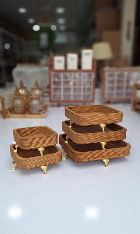 کاسه مربع پایه دار