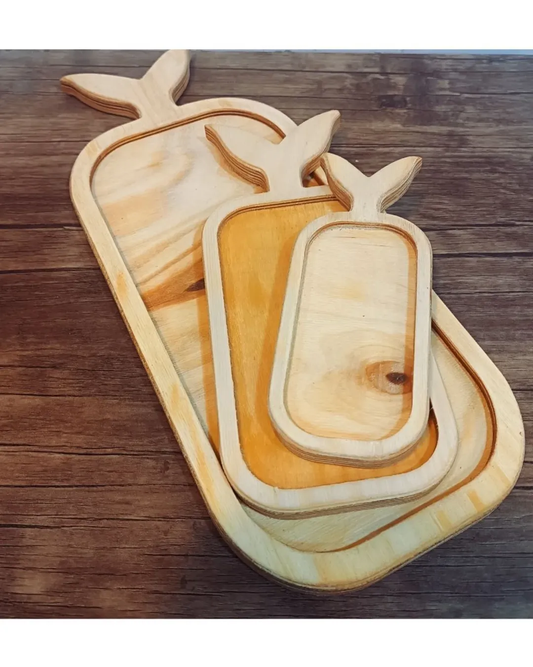 رولت‌خوری چوبی مناسب دکور میز